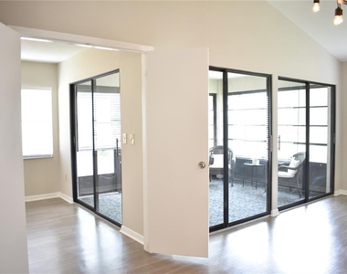 1702 Aura Court - Photo Thumbnail 6