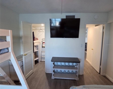 400 64th Avenue - Photo Thumbnail 3