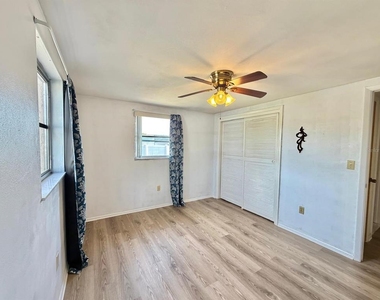 7434 Neva Lane - Photo Thumbnail 11