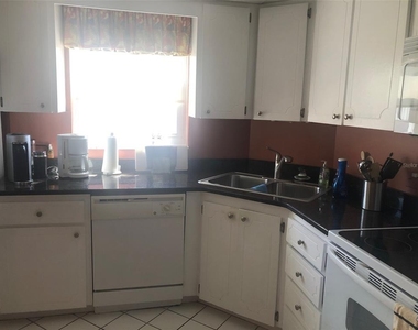 221 Cedarwood Circle - Photo Thumbnail 8