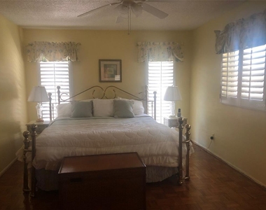 221 Cedarwood Circle - Photo Thumbnail 16