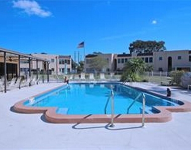 221 Cedarwood Circle - Photo Thumbnail 3
