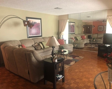 221 Cedarwood Circle - Photo Thumbnail 5