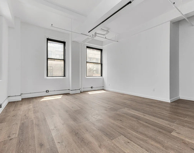 255 West 36th Street - Photo Thumbnail 4