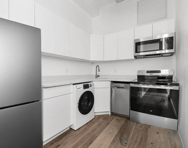 255 West 36th Street - Photo Thumbnail 2