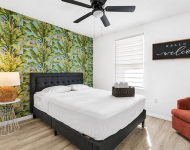 5492 Paradise Cay Circle - Photo Thumbnail 16