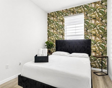 5492 Paradise Cay Circle - Photo Thumbnail 18