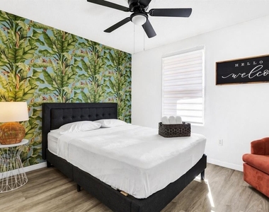 5492 Paradise Cay Circle - Photo Thumbnail 8