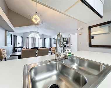 2731 N Poinciana Boulevard - Photo Thumbnail 50