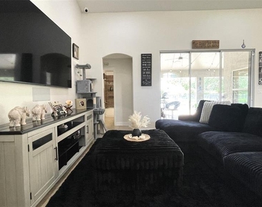 11321 Oswalt Road - Photo Thumbnail 8