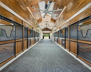 2380 Nw 72nd Court - Photo Thumbnail 14