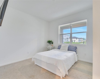 1098 Boardwalk Place - Photo Thumbnail 9