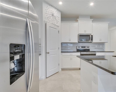 1098 Boardwalk Place - Photo Thumbnail 3