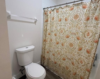 6214 Stevenson Drive - Photo Thumbnail 23