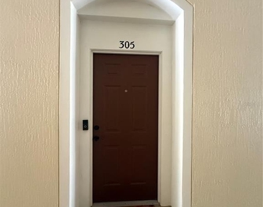 6214 Stevenson Drive - Photo Thumbnail 9