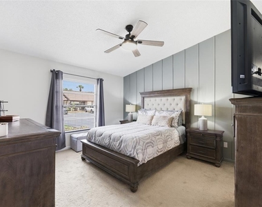 250 Homewood Avenue - Photo Thumbnail 13