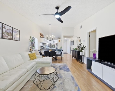 250 Homewood Avenue - Photo Thumbnail 10
