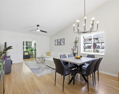 250 Homewood Avenue - Photo Thumbnail 9
