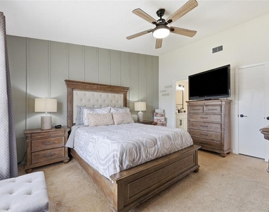 250 Homewood Avenue - Photo Thumbnail 12