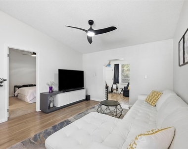 250 Homewood Avenue - Photo Thumbnail 8