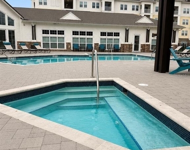 1218 Bermuda Lakes Lane - Photo Thumbnail 7