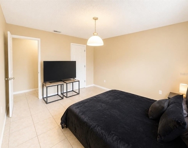 1218 Bermuda Lakes Lane - Photo Thumbnail 4