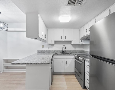 555 62nd Street S - Photo Thumbnail 5