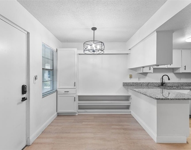 555 62nd Street S - Photo Thumbnail 2