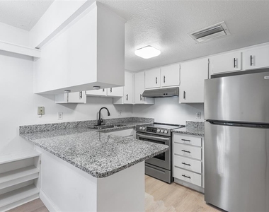 555 62nd Street S - Photo Thumbnail 4