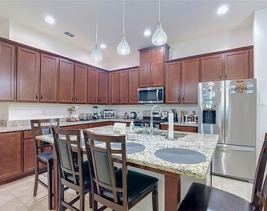 2720 Greenlands Street - Photo Thumbnail 7