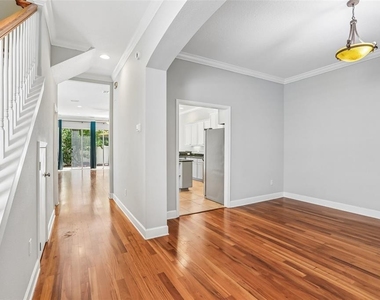 502 S Lincoln Avenue - Photo Thumbnail 4