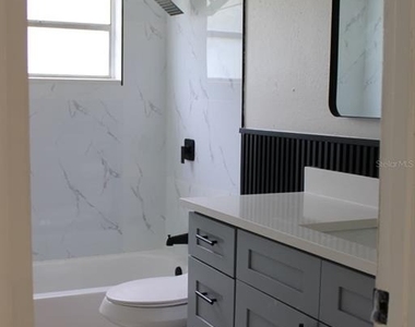 703 Michigan Court - Photo Thumbnail 5