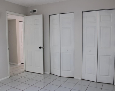 703 Michigan Court - Photo Thumbnail 9