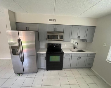 703 Michigan Court - Photo Thumbnail 4