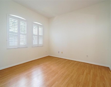 974 Kersfield Circle - Photo Thumbnail 2