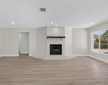 1225 Hoffner Avenue - Photo Thumbnail 7