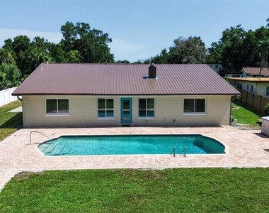 1225 Hoffner Avenue - Photo Thumbnail 11