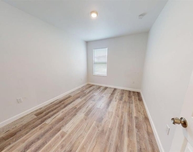 6217 Jason Street - Photo Thumbnail 10