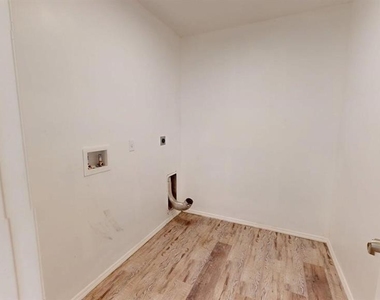 6217 Jason Street - Photo Thumbnail 4
