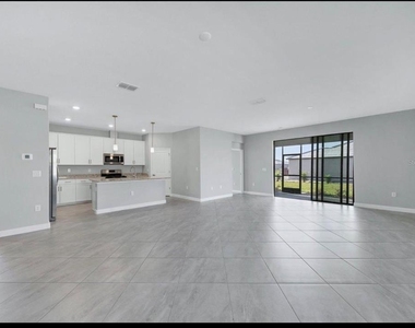 5127 Coral Reef Way - Photo Thumbnail 6