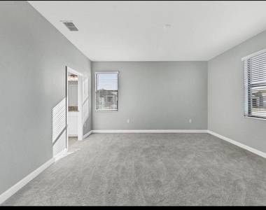 5127 Coral Reef Way - Photo Thumbnail 9