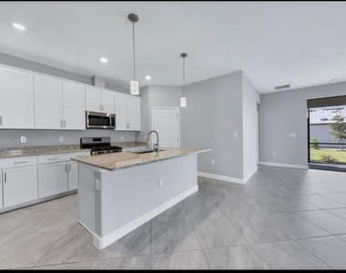 5127 Coral Reef Way - Photo Thumbnail 7