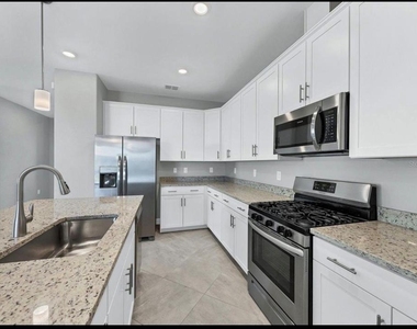 5127 Coral Reef Way - Photo Thumbnail 3