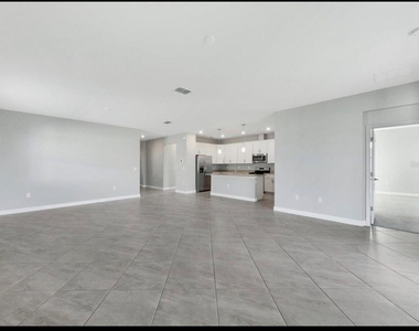5127 Coral Reef Way - Photo Thumbnail 5