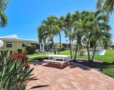 6006 Midnight Pass Road - Photo Thumbnail 23