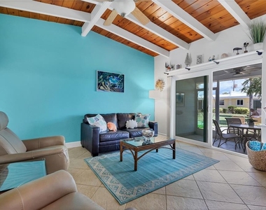 6006 Midnight Pass Road - Photo Thumbnail 7