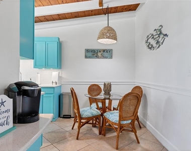 6006 Midnight Pass Road - Photo Thumbnail 10