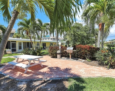 6006 Midnight Pass Road - Photo Thumbnail 25
