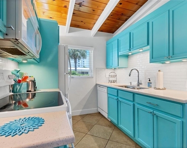 6006 Midnight Pass Road - Photo Thumbnail 12