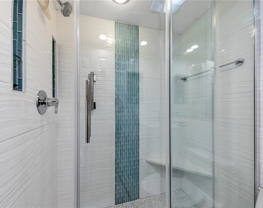 6006 Midnight Pass Road - Photo Thumbnail 19